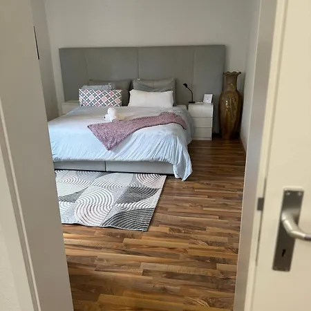 Dortmunder Erdgeschoss-luxusloft Mit Grossen Balkon, Netflix Und 250 Mbytes Highspeed Wifi Apartment