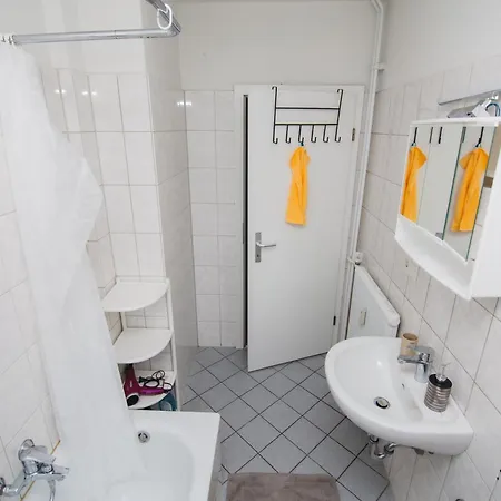 Dortmunder Erdgeschoss-luxusloft Mit Grossen Balkon, Netflix Und 250 Mbytes Highspeed Wifi Apartment *